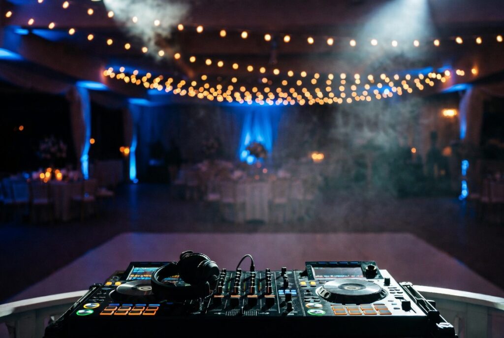 Best Wedding DJ Songs: What Really Fills the Dancefloor